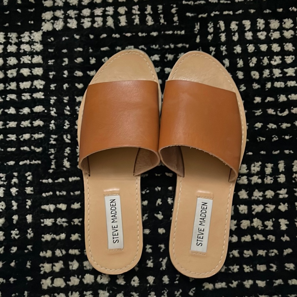 Steve Madden used open toe sandals. Size 6
